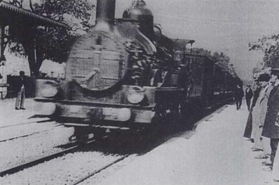 A frame from the 1895 film, "L'Arrivée d'un train en gare de La Ciotat"